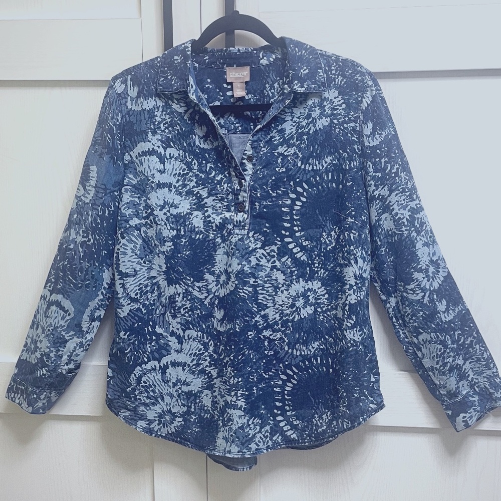 Chico’s Blue Pattern Pull on Shirt